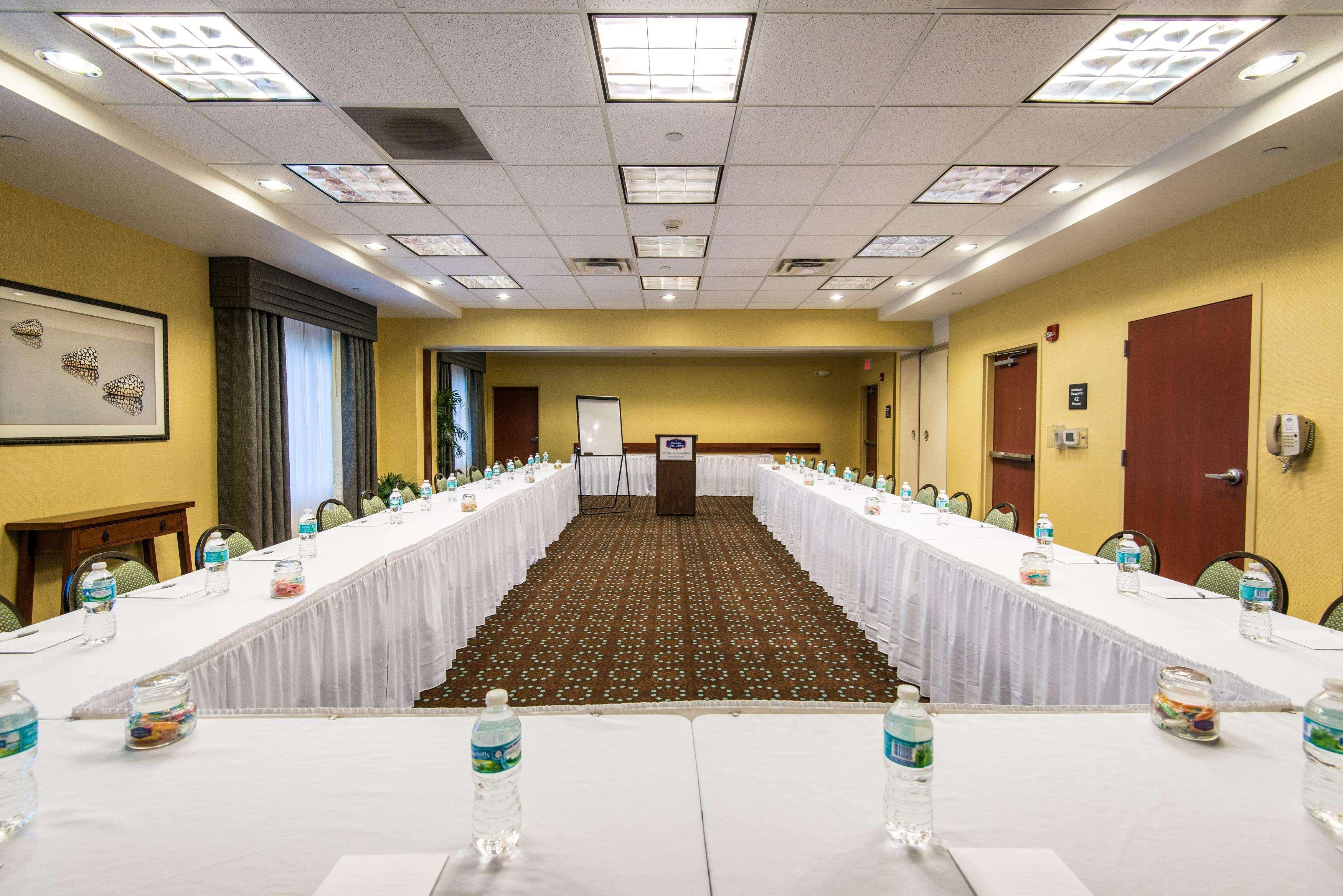 Hampton Inn & Suites Fort Myers-Colonial Boulevard Екстер'єр фото