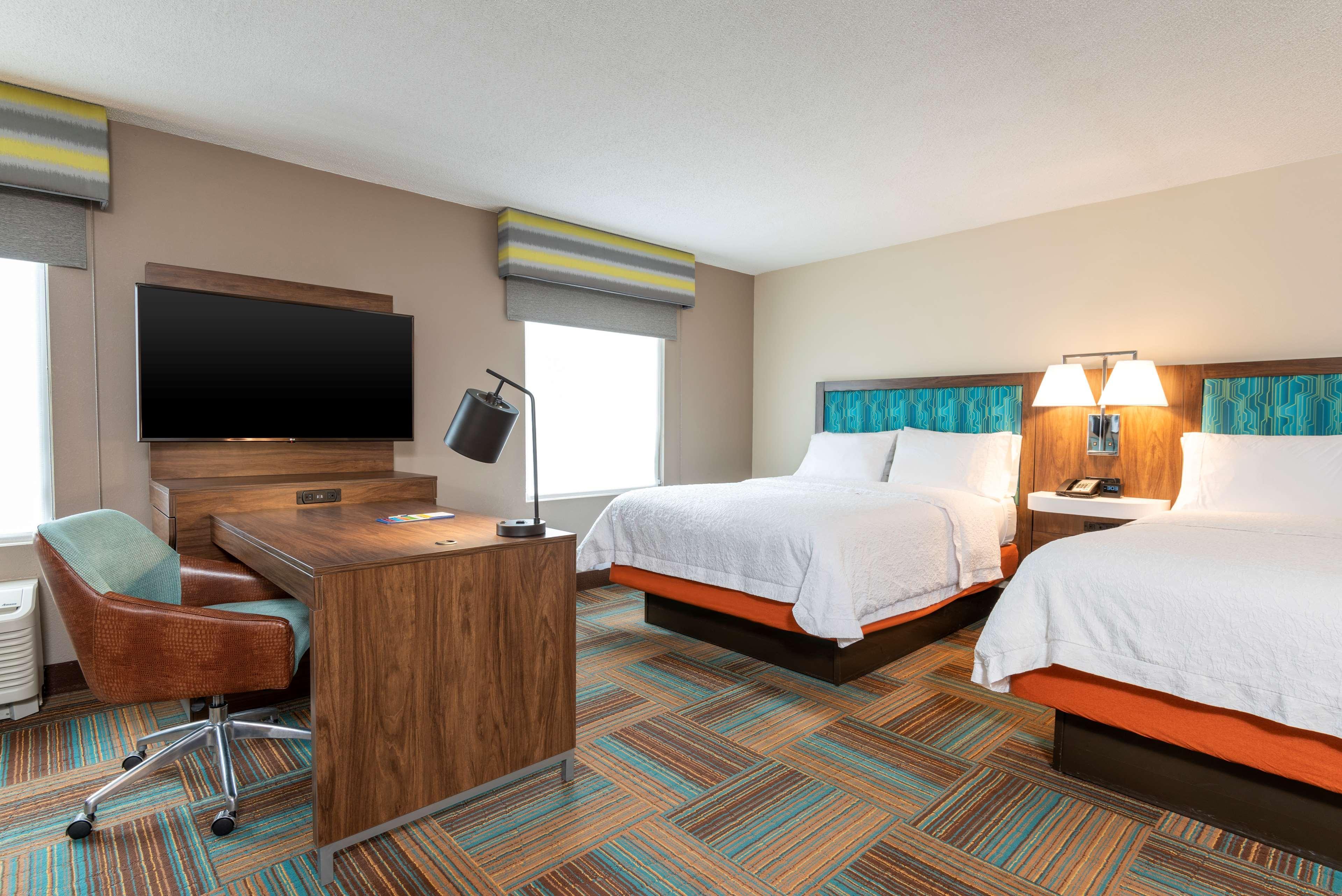 Hampton Inn & Suites Fort Myers-Colonial Boulevard Екстер'єр фото