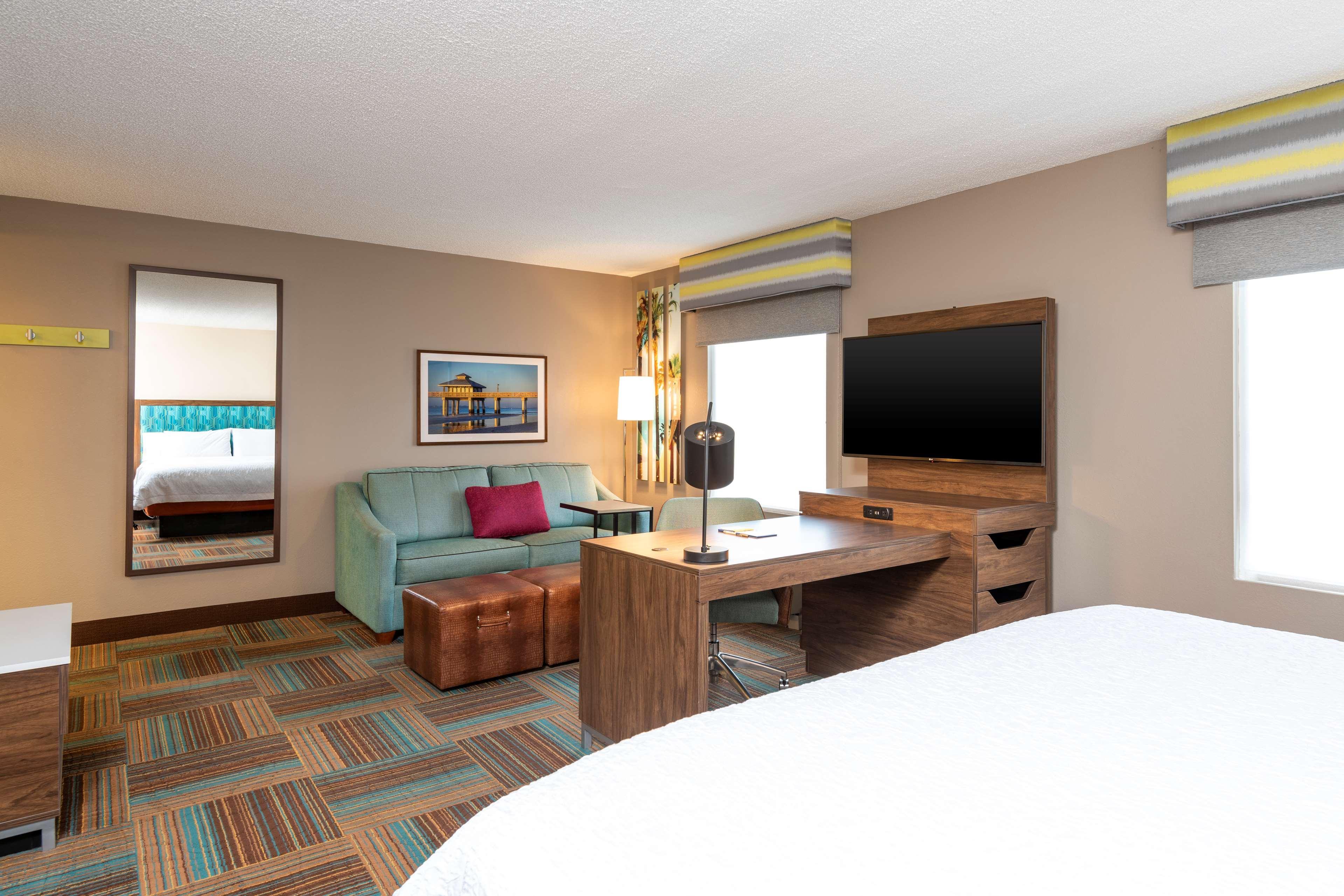 Hampton Inn & Suites Fort Myers-Colonial Boulevard Екстер'єр фото