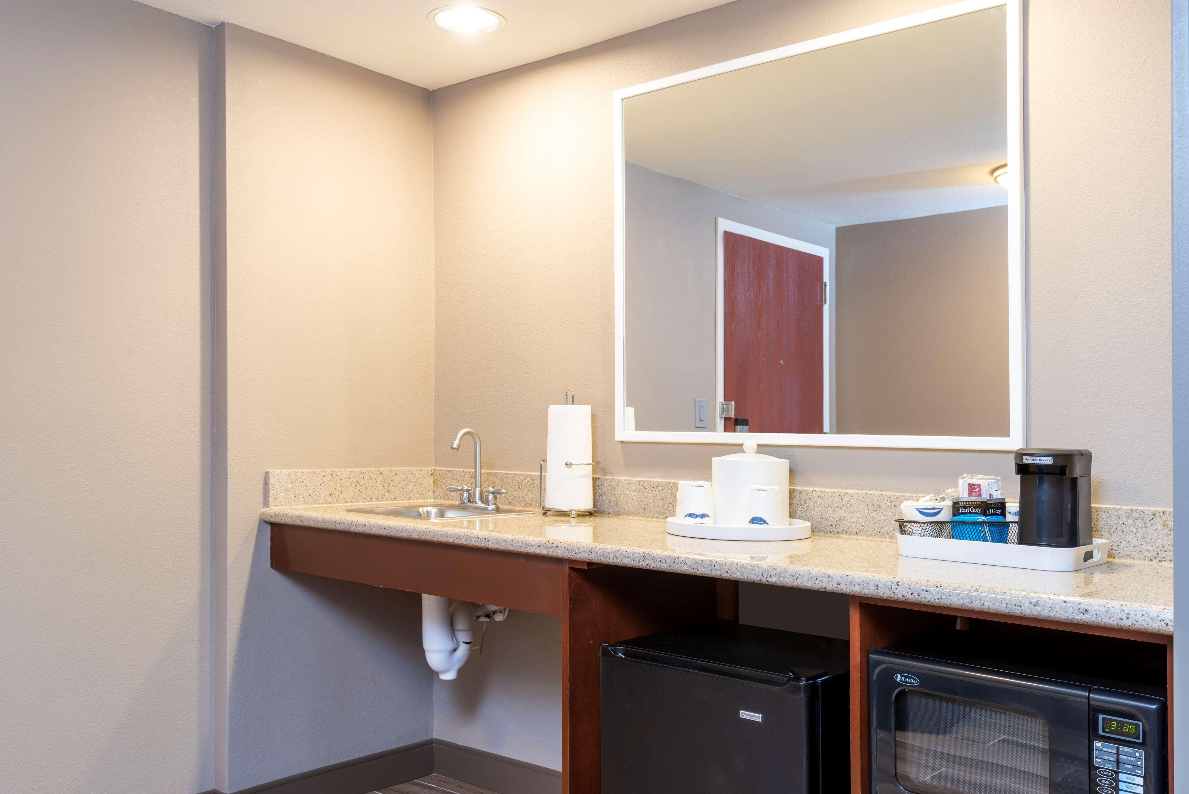 Hampton Inn & Suites Fort Myers-Colonial Boulevard Екстер'єр фото