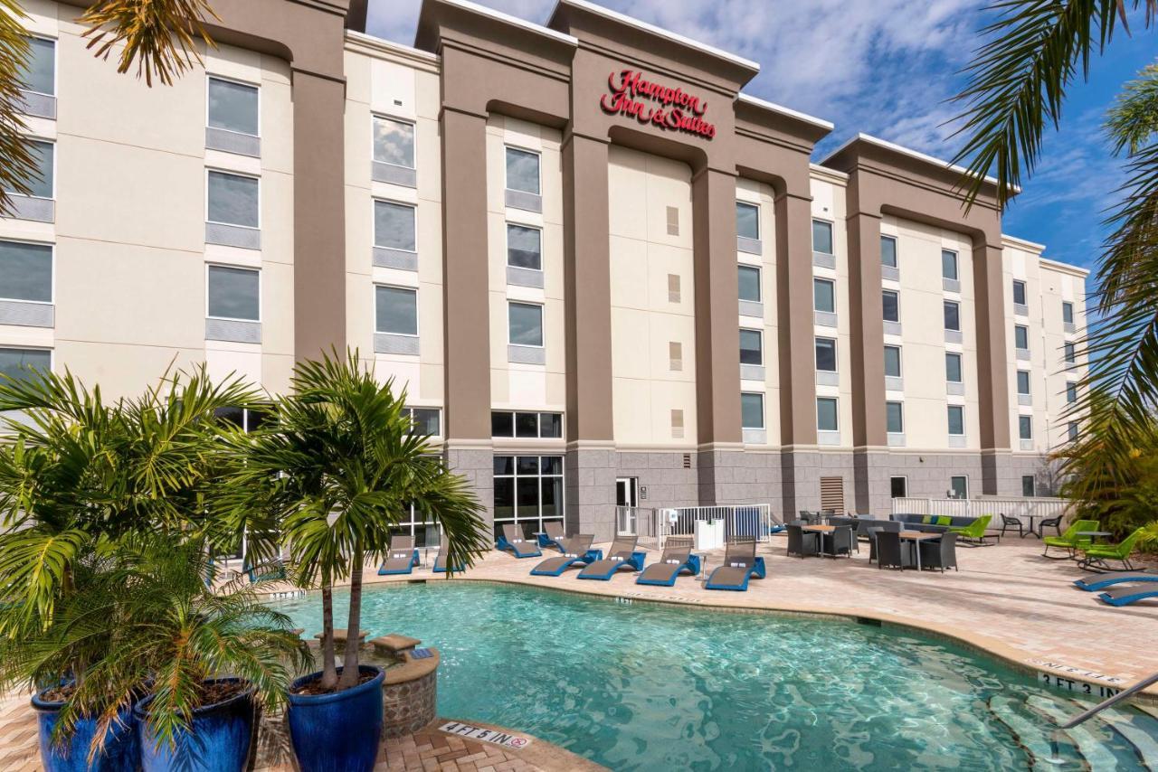 Hampton Inn & Suites Fort Myers-Colonial Boulevard Екстер'єр фото