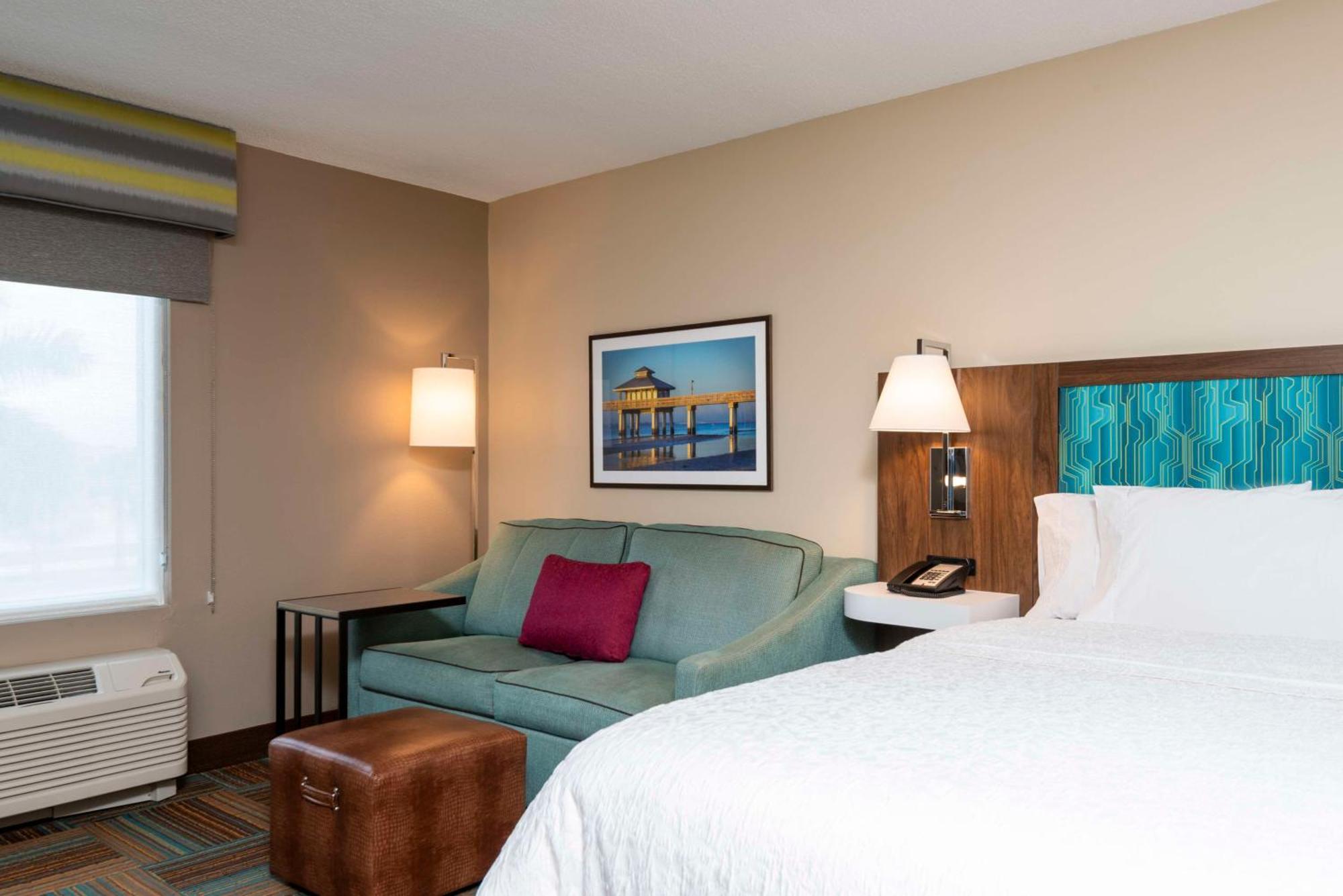 Hampton Inn & Suites Fort Myers-Colonial Boulevard Екстер'єр фото
